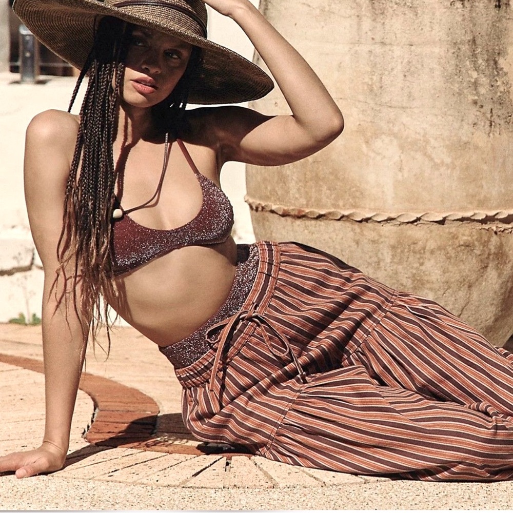 Free People Ellie Striped Pull-on Barrell Pants size large - NWOT!!